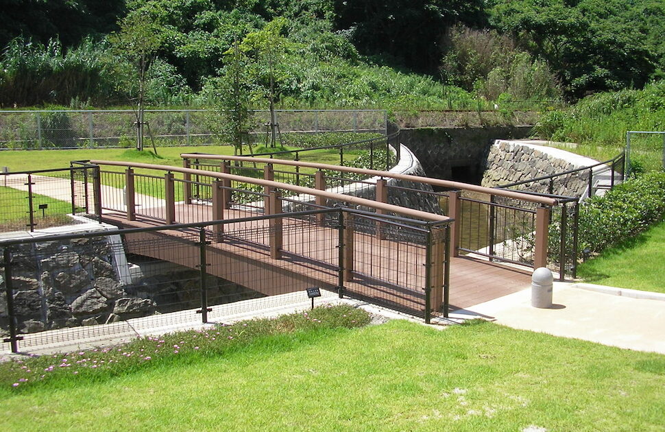 調川（つきのかわ）公園防護柵・橋