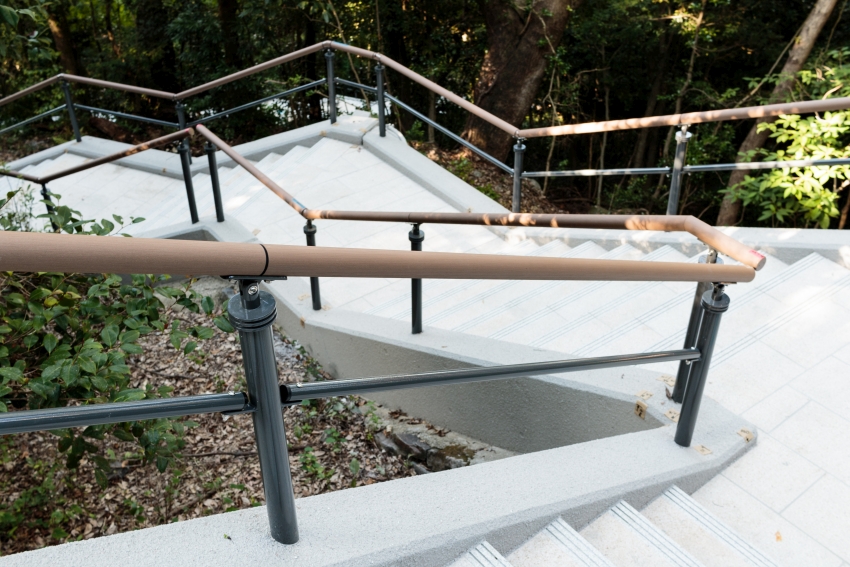 鍋冠山公園 階段手摺･誘導サイン