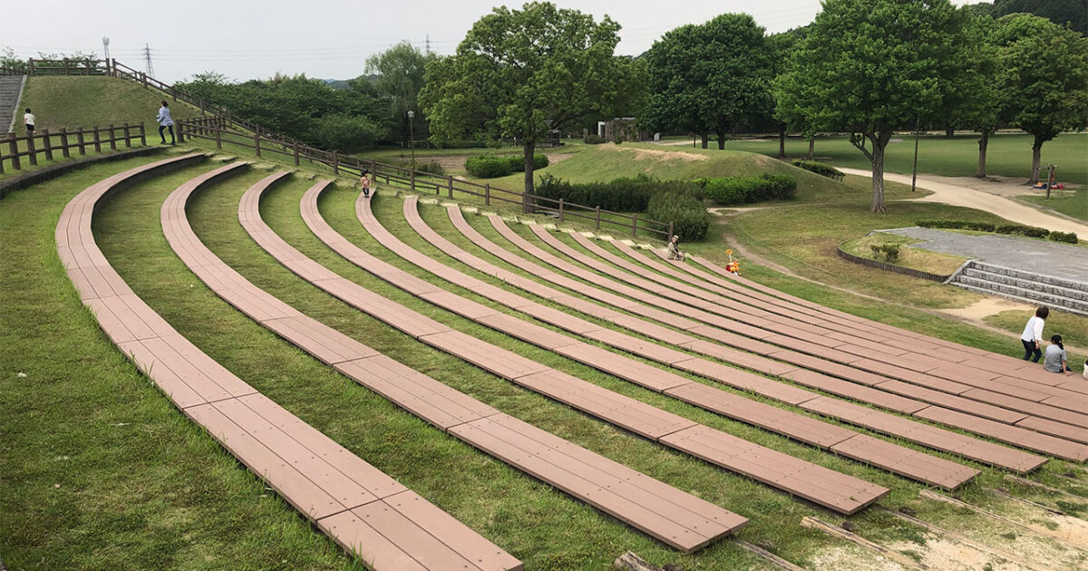 七瀬川自然公園ベンチ